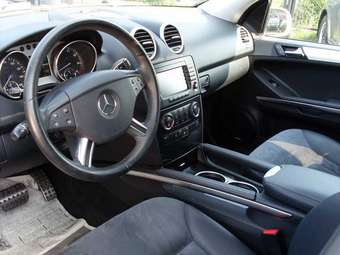 2005 Mercedes-Benz M-Class Pictures