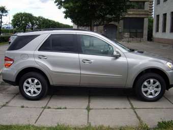 2005 Mercedes-Benz M-Class Pictures