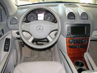 2005 Mercedes-Benz M-Class Pictures