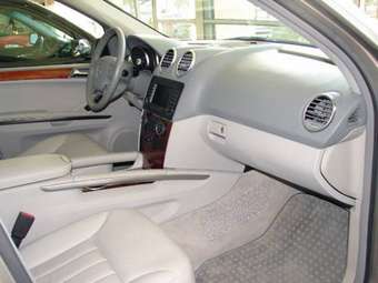 2005 Mercedes-Benz M-Class Photos