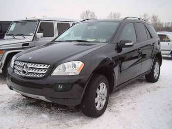 2005 Mercedes-Benz M-Class Pictures