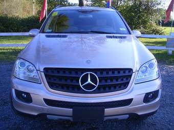 2005 Mercedes-Benz M-Class Images