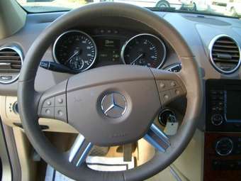 2005 Mercedes-Benz M-Class Pictures