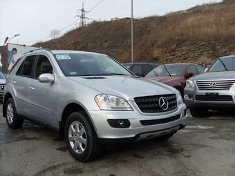 2005 Mercedes-Benz M-Class Pictures