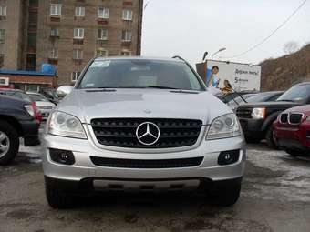 2005 Mercedes-Benz M-Class Pictures