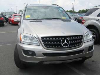 2005 Mercedes-Benz M-Class Photos