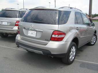 2005 Mercedes-Benz M-Class Photos