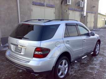 2005 Mercedes-Benz M-Class Pictures