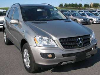 2005 Mercedes-Benz M-Class Photos