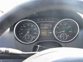 2005 Mercedes-Benz M-Class Pictures