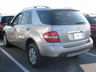2005 Mercedes-Benz M-Class Pictures