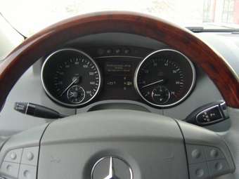 2005 Mercedes-Benz M-Class Images