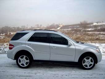 2005 Mercedes-Benz M-Class Pictures