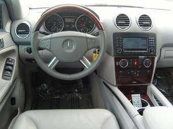 2005 Mercedes-Benz M-Class Wallpapers