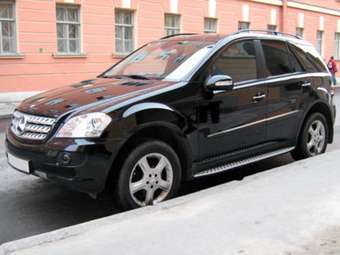 2005 Mercedes-Benz M-Class Pictures