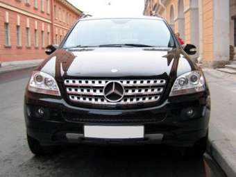 2005 Mercedes-Benz M-Class Photos