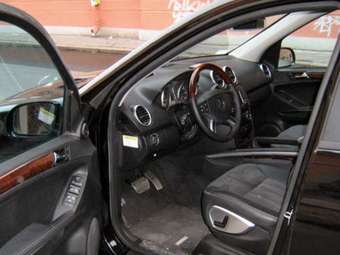2005 Mercedes-Benz M-Class Pictures