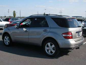 2005 Mercedes-Benz M-Class Photos