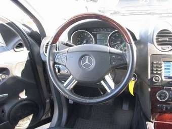 2005 Mercedes-Benz M-Class Photos