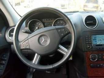 2005 Mercedes-Benz M-Class Pictures