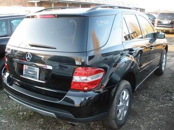 2005 Mercedes-Benz M-Class Pictures