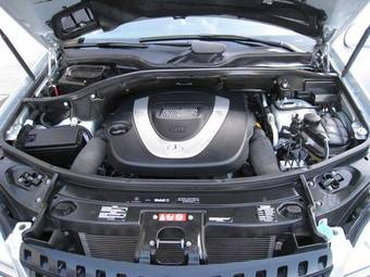 2005 Mercedes-Benz M-Class Pictures
