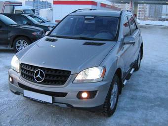 2005 Mercedes-Benz M-Class Photos