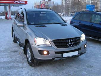 2005 Mercedes-Benz M-Class Pictures