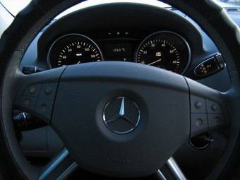 2005 Mercedes-Benz M-Class Images