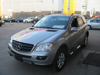 2005 Mercedes-Benz M-Class Pictures
