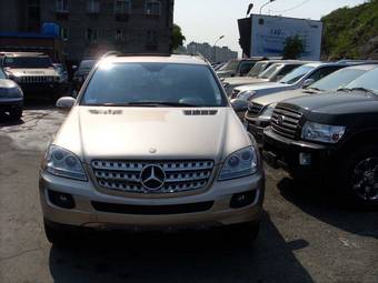 2005 Mercedes-Benz M-Class Pictures