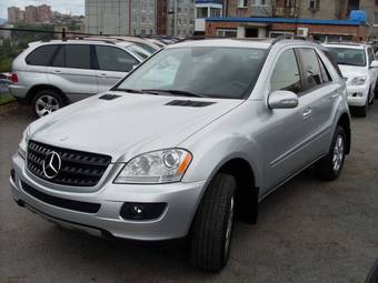 2005 Mercedes-Benz M-Class Pictures
