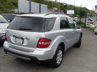 2005 Mercedes-Benz M-Class Photos