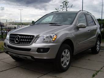 2005 Mercedes-Benz M-Class Pictures