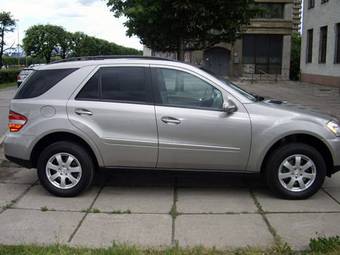 2005 Mercedes-Benz M-Class Photos