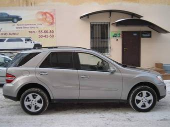 2005 Mercedes-Benz M-Class Pictures