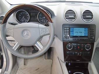 2005 Mercedes-Benz M-Class Photos