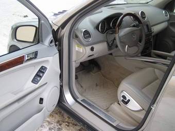 2005 Mercedes-Benz M-Class Photos