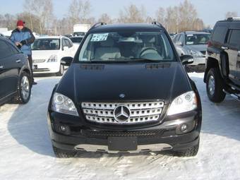 2005 Mercedes-Benz M-Class Pictures