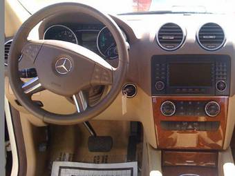 2005 Mercedes-Benz M-Class Pictures