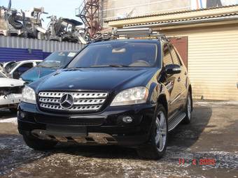2005 Mercedes-Benz M-Class Photos