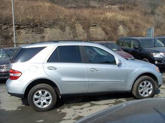 2005 Mercedes-Benz M-Class Images