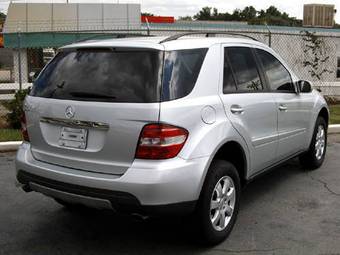 2005 Mercedes-Benz M-Class Pictures
