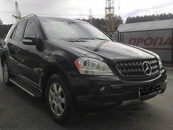 2005 Mercedes-Benz M-Class Pictures