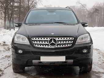 2005 Mercedes-Benz M-Class Photos