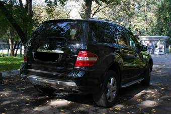 2005 Mercedes-Benz M-Class Photos