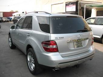 2006 Mercedes-Benz M-Class Pictures