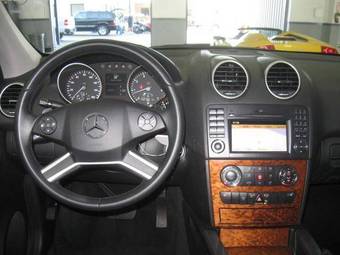 2009 Mercedes-Benz M-Class Photos