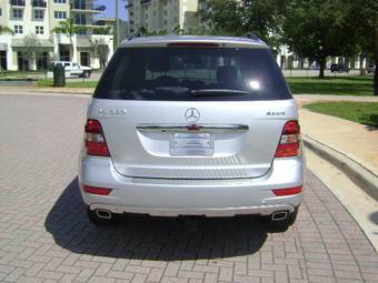 2009 Mercedes-Benz M-Class Pictures
