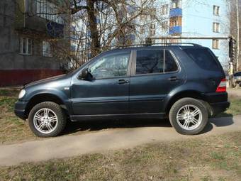 1998 Mercedes-Benz ML-Class Pictures